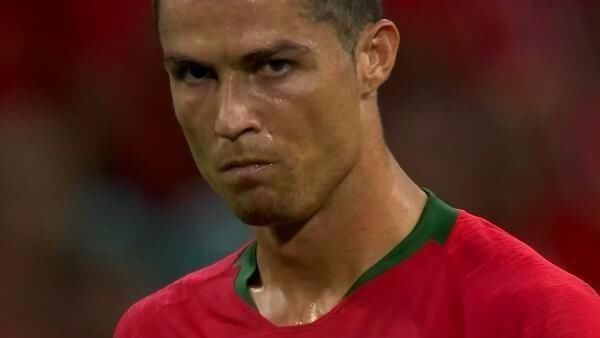 她才用泪水 她才用泪水