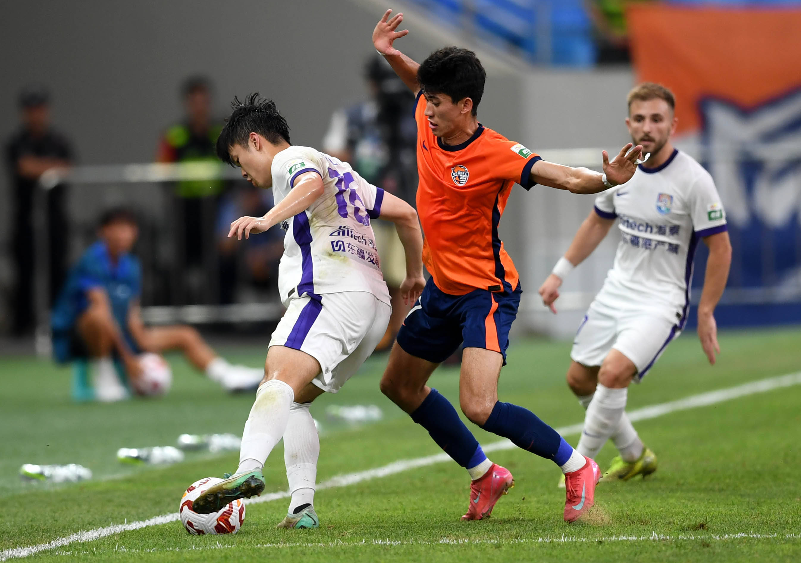 才选择让替 才选择让替