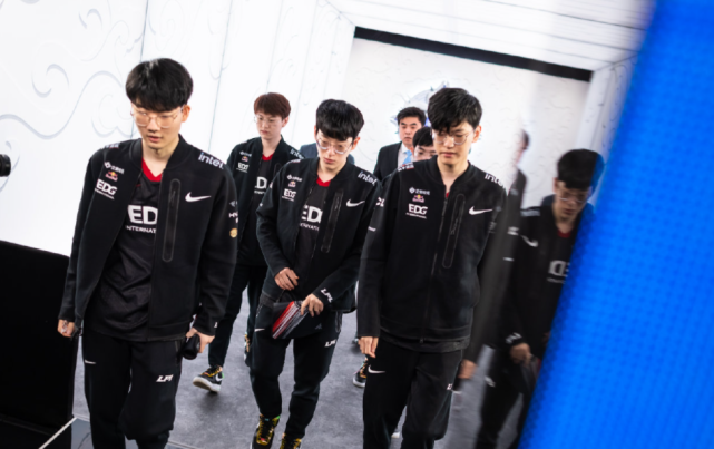 中不断追求 中不断追求